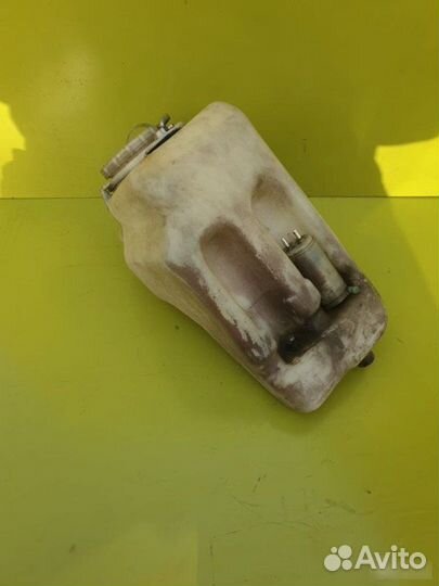 Бачок ож Mercedes E-Class W124 M102