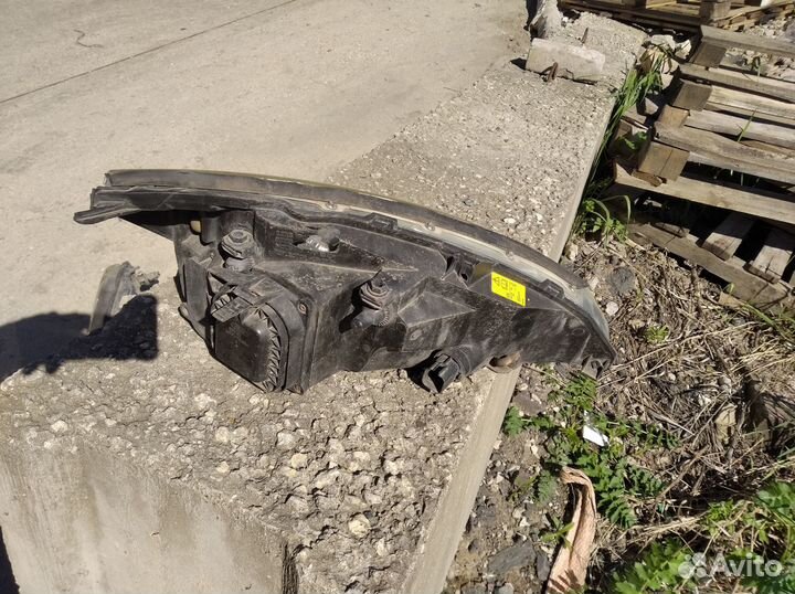 Фара Форд Фокус 1 передняя левая