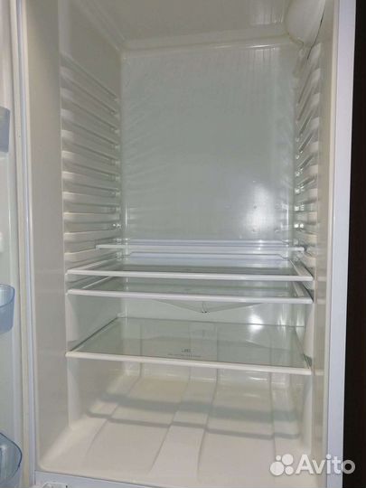 Холодильник Indesit на запчасти