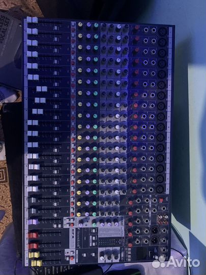 Аналоговый микшерный пульт