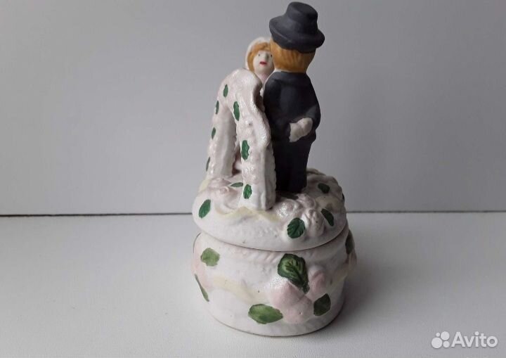 Фигурка шкатулка Жених и невеста