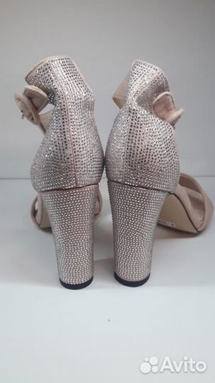 Босоножки женские