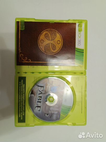 Xbox 360E + геймпады + диски
