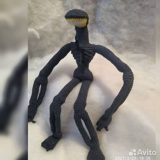 Лампоголовый монстр Тревор Хендерсон