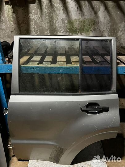 Mitsubishi pajero 4 Дверь задняя левая