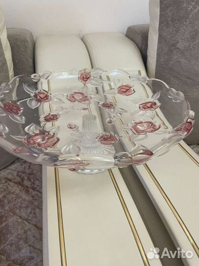 Тортница на ножке