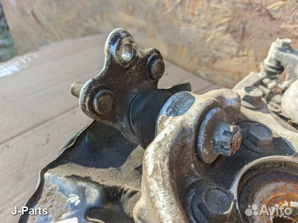 Поворотный кулак в сборе 2018- Тойота рав4 ха50