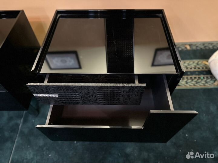 Тумба прикроватьная италия