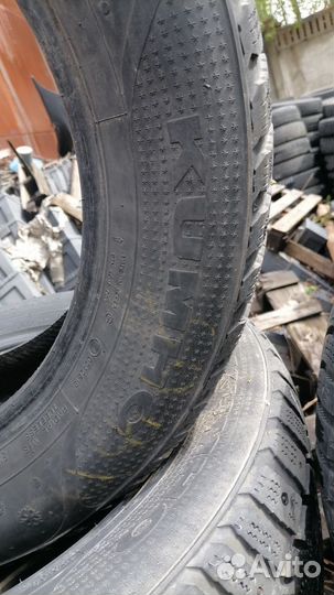 Kumho I'Zen RV KC15 225/55 R18 204ZR