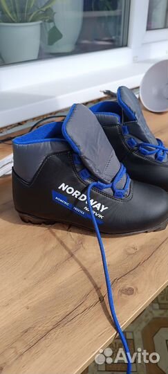 Лыжные ботинки