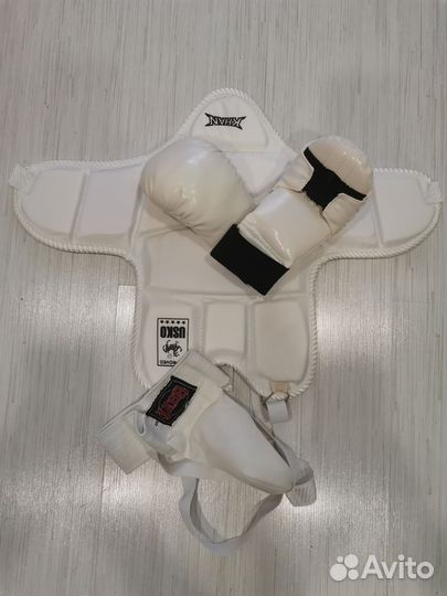 Защита паха, перчатки, жилет (для каратэ)