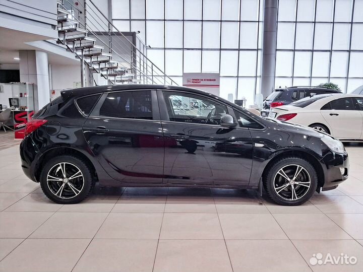 Opel Astra 1.4 МТ, 2011, 142 000 км