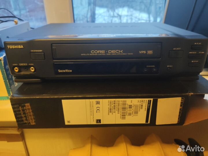 Видеомагнитофон Toshiba