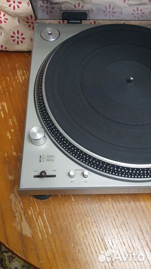 Проигрыватель винила Technics SL - 1200
