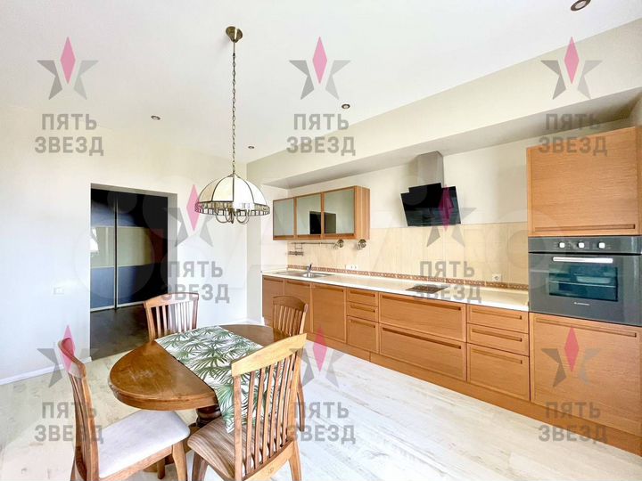 2-к. квартира, 116,2 м², 7/10 эт.