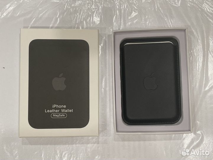 Чехол MagSafe Wallet картхолдер на iPhone