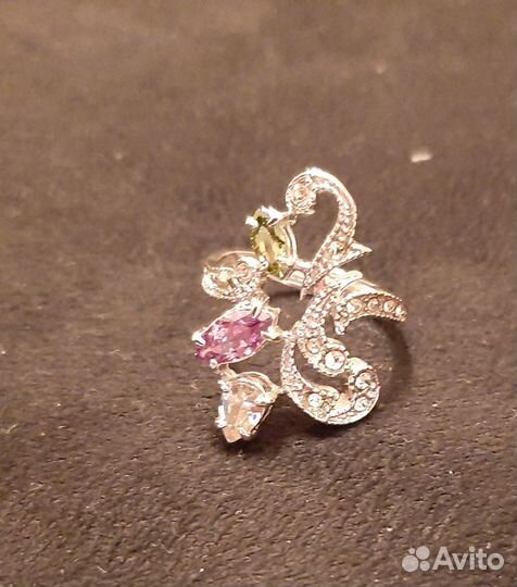 Кольцо Jenavi с кристаллами Swarovski и фианитами