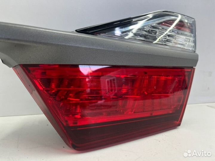 Фонарь внутренний правый Toyota Camry V55