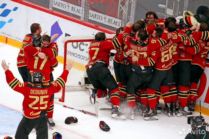 Хоккейные гамаши Авангард Омск, чемпионские