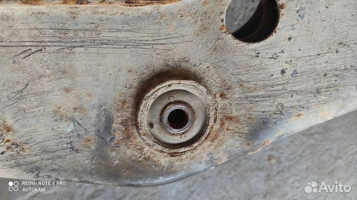 Балка задняя подрамник Mitsubishi Legnum