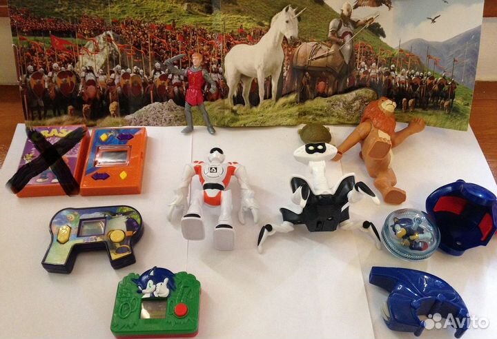 Игрушки Макдональдс 2000-х годов Хэппи Мил