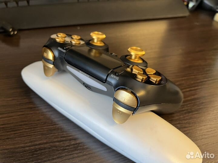 Металические стики и кнопки