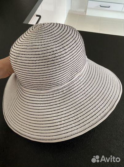 Женская белая шляпа