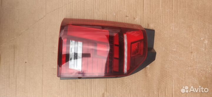 Фонарь задний левый Volkswagen Transporter