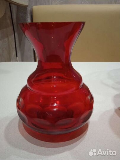 Вазы красное стекло