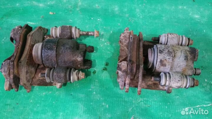 Супорт задний левый правый Dodge intrepid