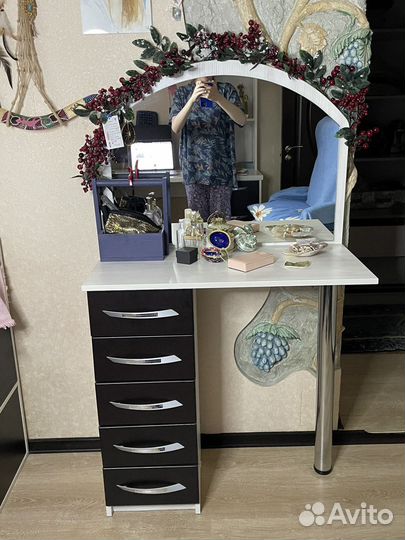 Туалетный столик с зеркалом бу
