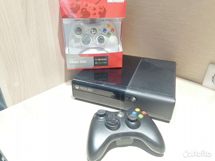 Xbox 360Е+2джоя, 999игр Прошит