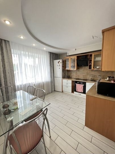 2-к. квартира, 87,2 м², 1/6 эт.