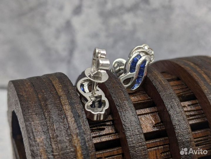 Золотые серьги с бриллиантами 750 пробы, массой 3