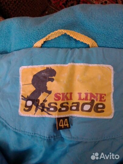 Горнолыжный комбинезон,шапка,перчатки,наколенники