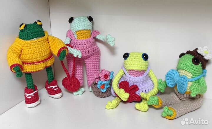 Игрушка лягушка вязаная. Ручная работа