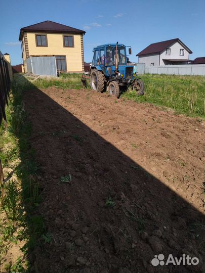 Вспашка земли трактором нарезка гряд доминатор
