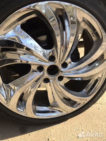 R19 Triangle LS01 245/35, PCD 5x112 DIA 70