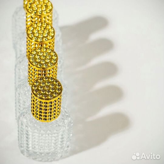 Флакон атомайзер с золотистой крышкой