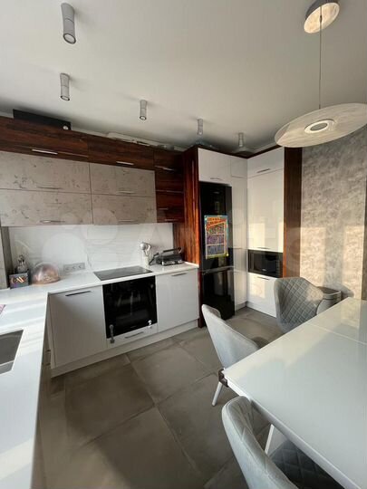 2-к. квартира, 62 м², 12/13 эт.