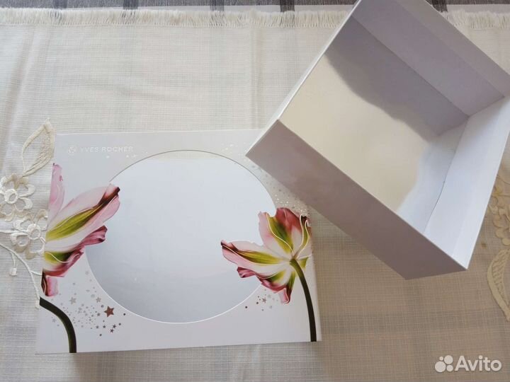 Коробка подарочная от ив Роше