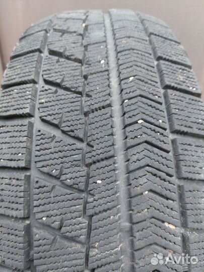 Bridgestone Blizzak VRX 215/65 R16