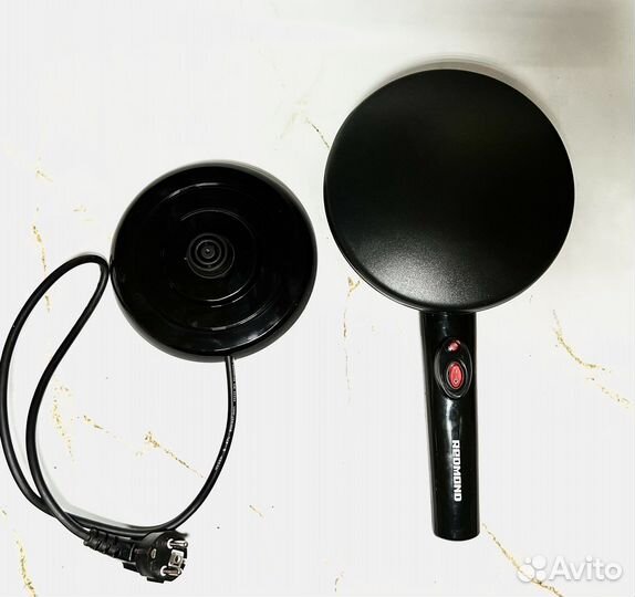 Блинница Redmond RSM-1409