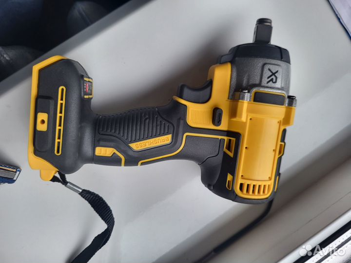 Набор аккумуляторных инструментов болгарка, гайков