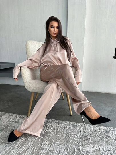 Yves Saint Laurent костюм