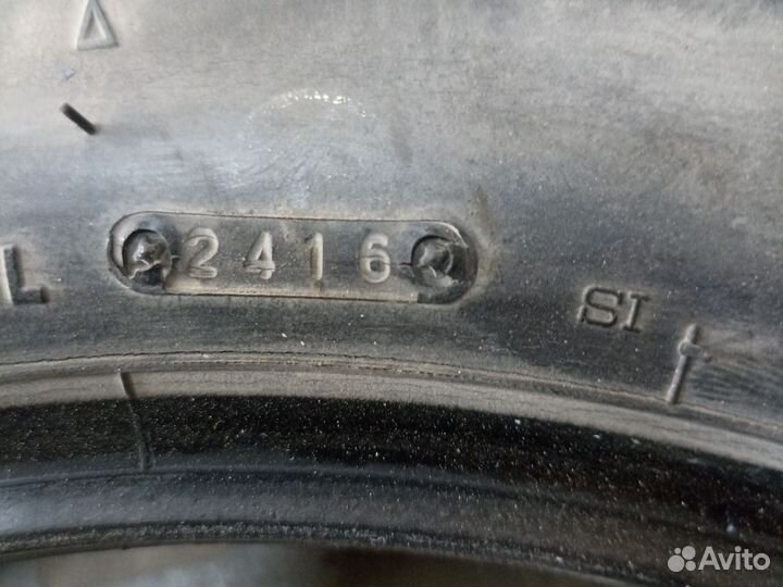 Передняя резина на максискутер