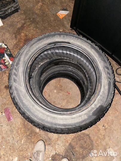 Nokian Tyres Hakkapeliitta 4 235/35 R17