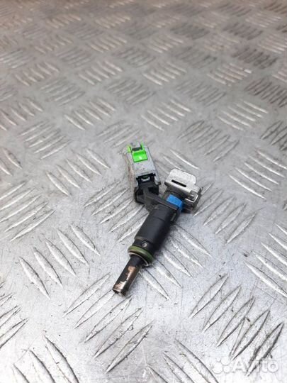 Форсунка Opel Astra 1.6 A16XER 2011