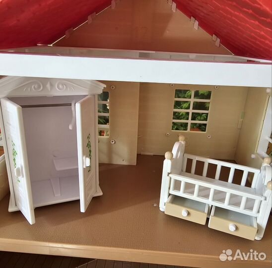 Домик кукольный