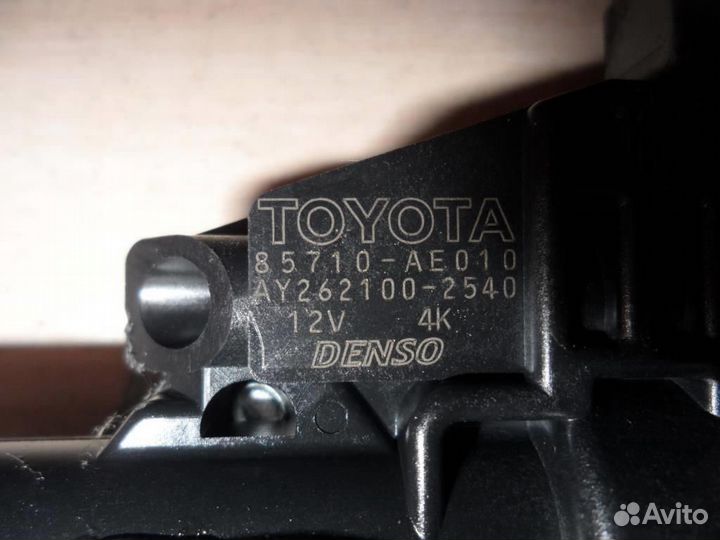 Стеклоподъемник передний правый Toyota Tundra 3UR